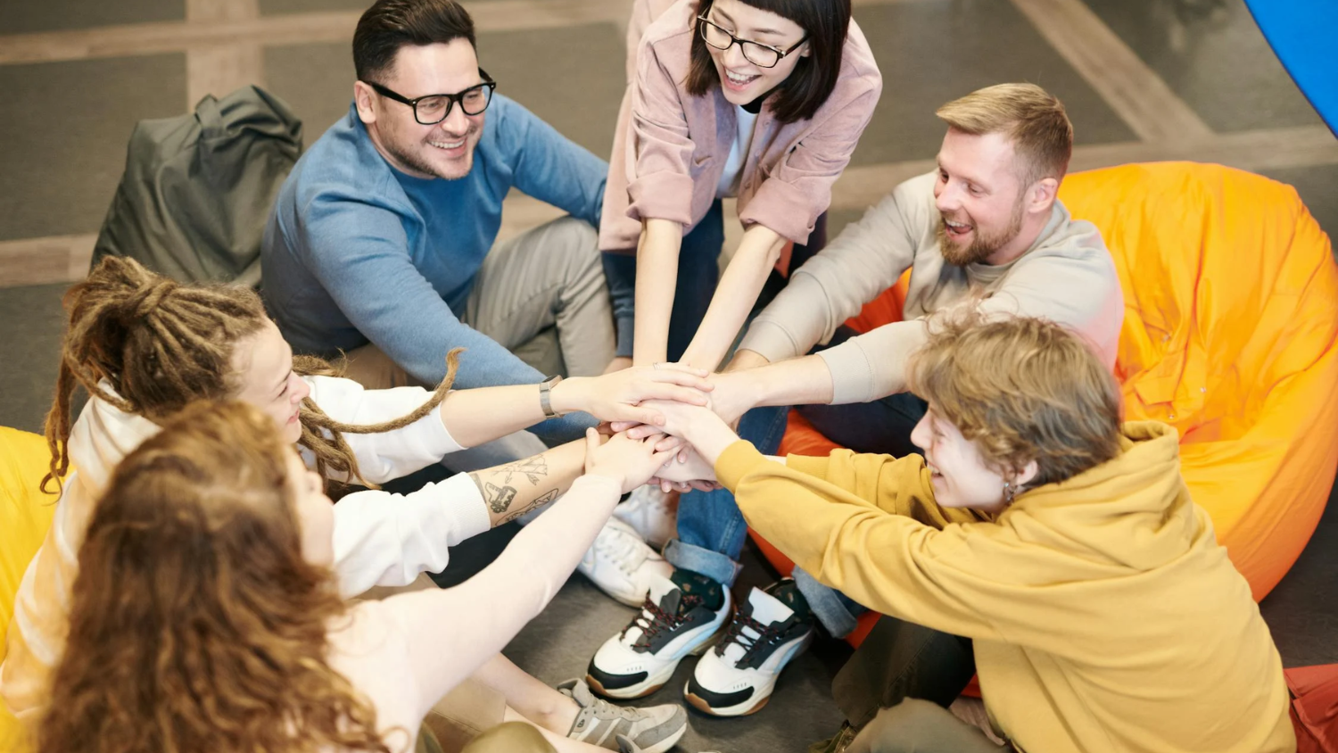 Team building za podjetja se zaključuje, udeleženci pa so navdušeni