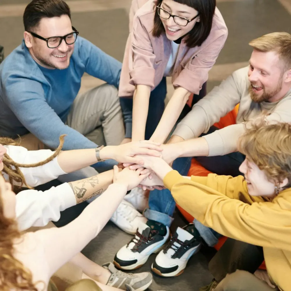 Team building za podjetja se zaključuje, udeleženci pa so navdušeni